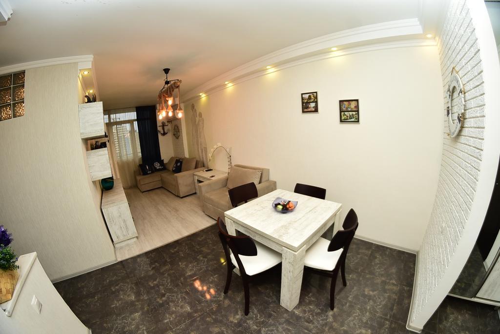 Stars Apartment Μπατούμι Εξωτερικό φωτογραφία